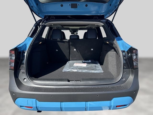Nissan Kicks Vehicle Full-screen Gallery Image 19
