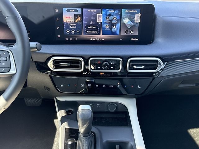 Nissan Sentra Vehicle Full-screen Gallery Image 11