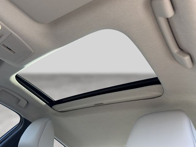 Nissan Sentra Vehicle Full-screen Gallery Image 15