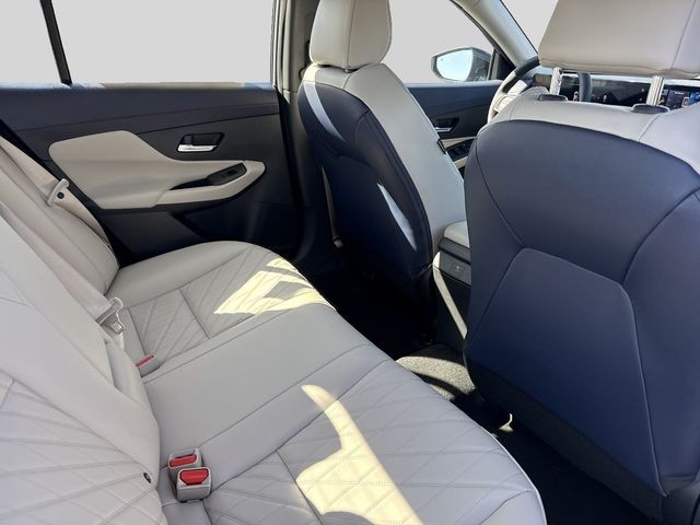 Nissan Sentra Vehicle Full-screen Gallery Image 20