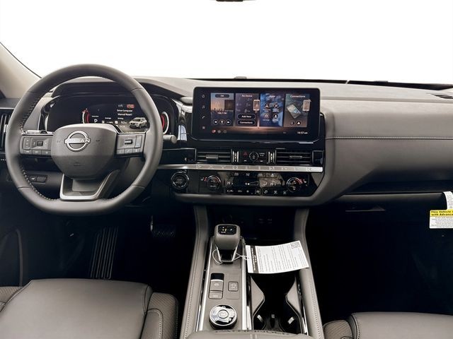 Nissan Pathfinder Vehicle Full-screen Gallery Image 7