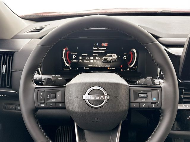 Nissan Pathfinder Vehicle Full-screen Gallery Image 9