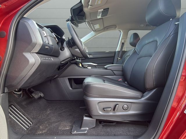 Nissan Pathfinder Vehicle Full-screen Gallery Image 15