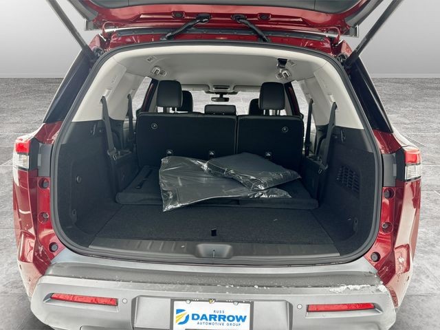 Nissan Pathfinder Vehicle Full-screen Gallery Image 19