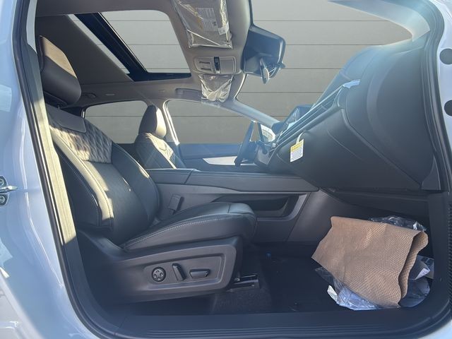 Nissan Murano Vehicle Full-screen Gallery Image 10