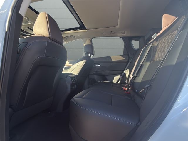 Nissan Murano Vehicle Full-screen Gallery Image 15