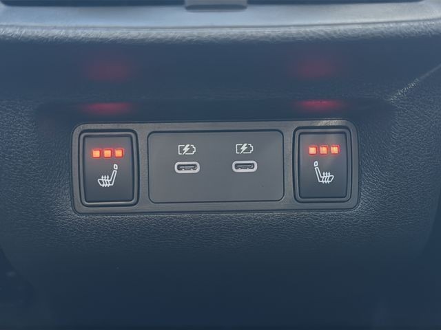 Nissan Murano Vehicle Full-screen Gallery Image 16