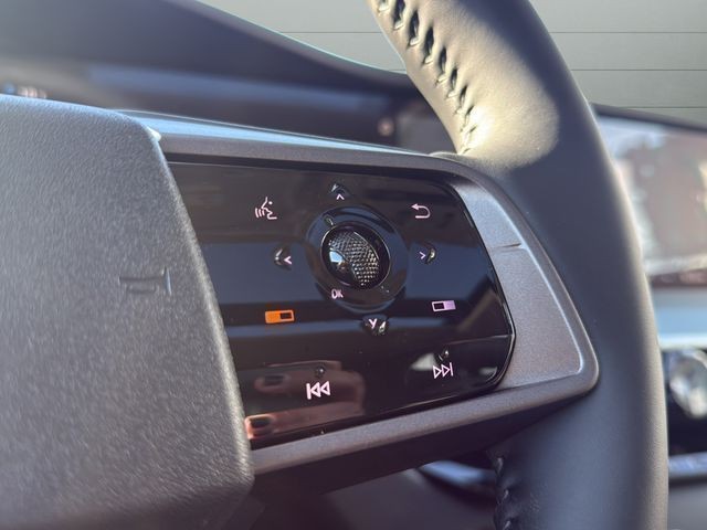 Nissan Murano Vehicle Full-screen Gallery Image 21