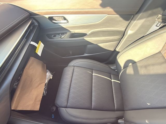 Nissan Murano Vehicle Full-screen Gallery Image 26