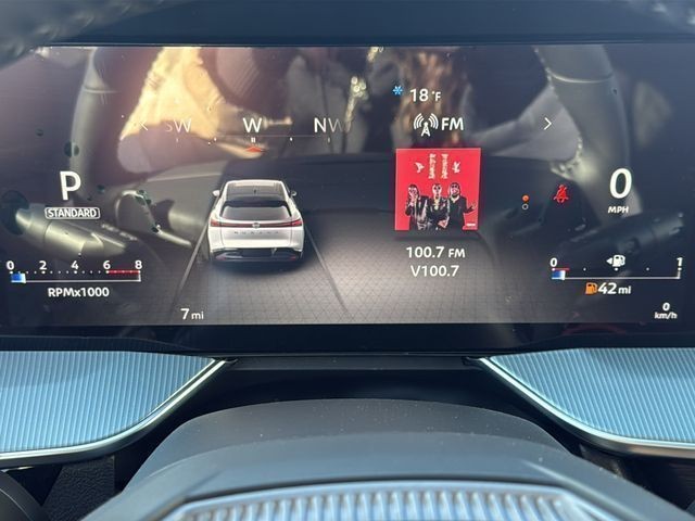 Nissan Murano Vehicle Full-screen Gallery Image 27