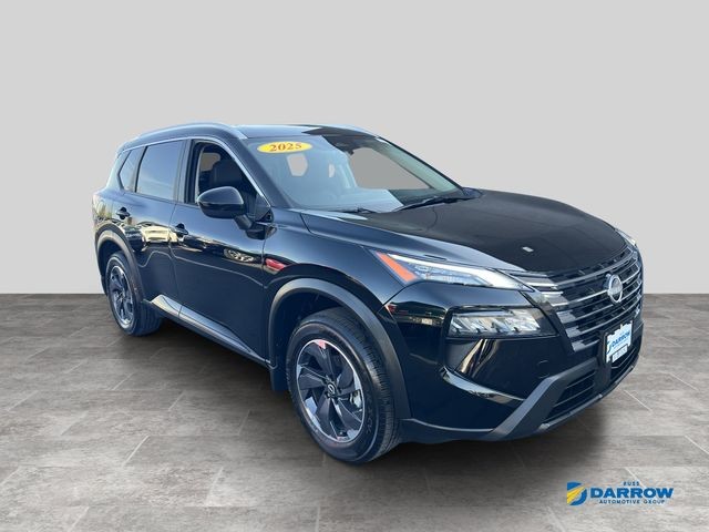 Nissan Rogue Vehicle Full-screen Gallery Image 3