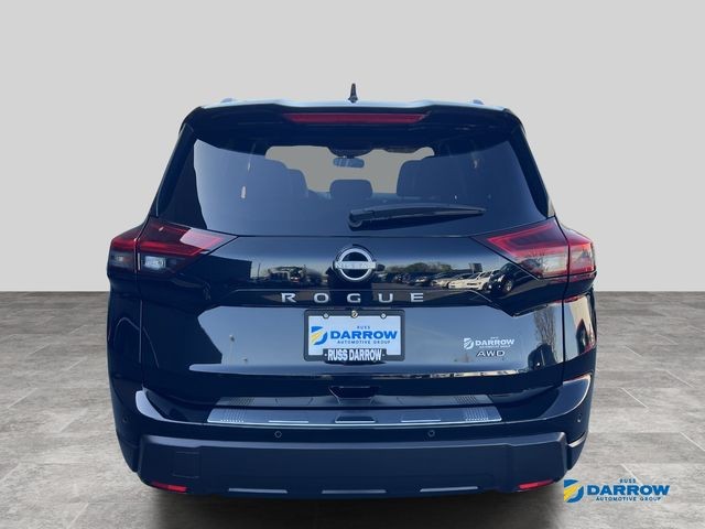 Nissan Rogue Vehicle Full-screen Gallery Image 4