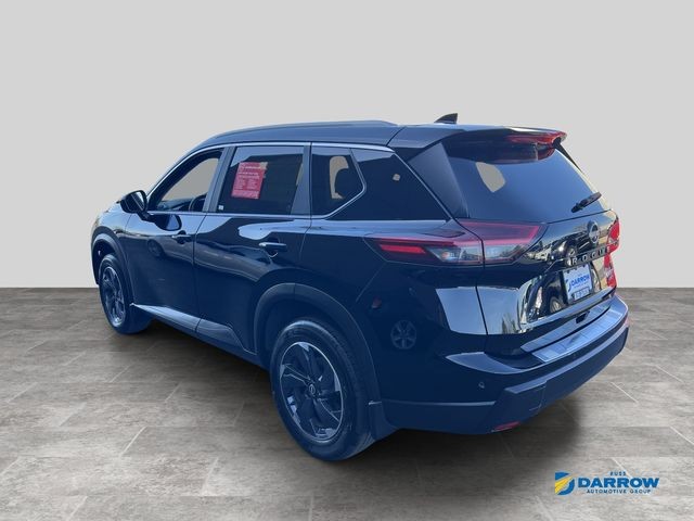 Nissan Rogue Vehicle Full-screen Gallery Image 5