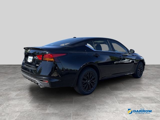 Nissan Altima Vehicle Full-screen Gallery Image 21