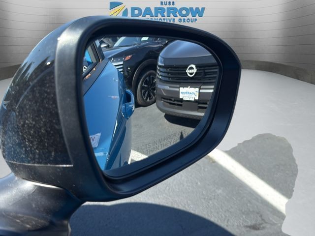 Nissan Kicks Vehicle Full-screen Gallery Image 9