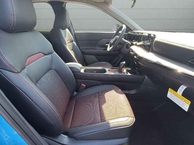 Nissan Kicks Vehicle Full-screen Gallery Image 10