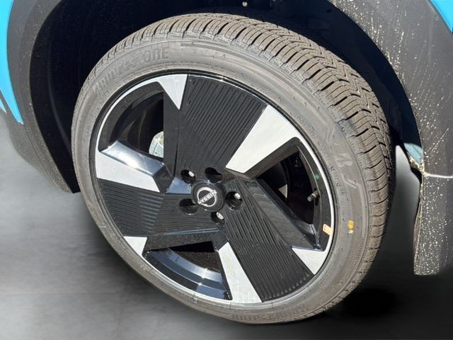Nissan Kicks Vehicle Full-screen Gallery Image 13