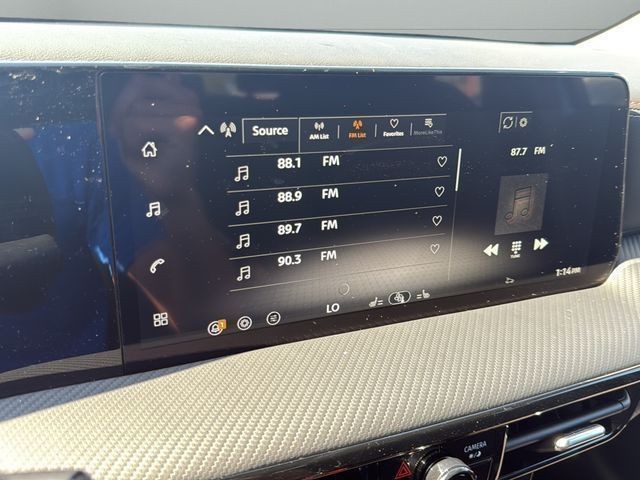 Nissan Kicks Vehicle Full-screen Gallery Image 22