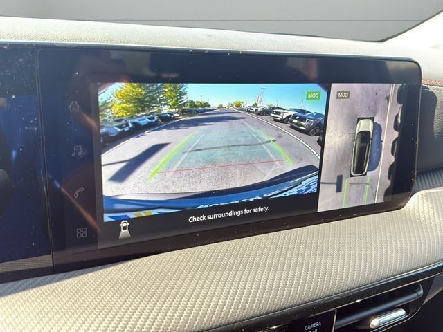 Nissan Kicks Vehicle Full-screen Gallery Image 23