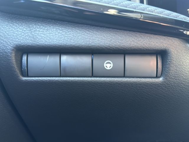 Nissan Kicks Vehicle Full-screen Gallery Image 29
