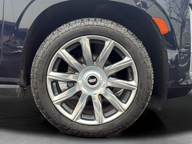 Cadillac Escalade Vehicle Full-screen Gallery Image 9