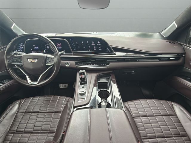 Cadillac Escalade Vehicle Full-screen Gallery Image 20