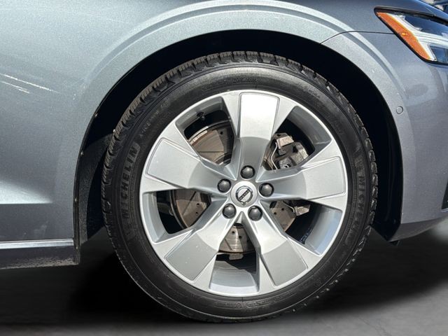 Volvo S60 Vehicle Full-screen Gallery Image 9