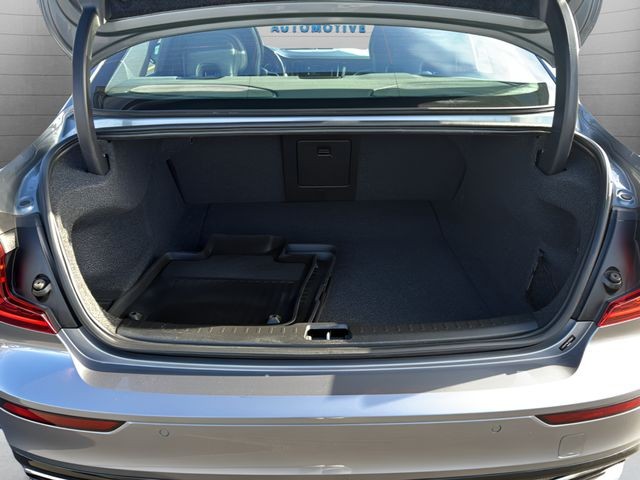 Volvo S60 Vehicle Full-screen Gallery Image 12