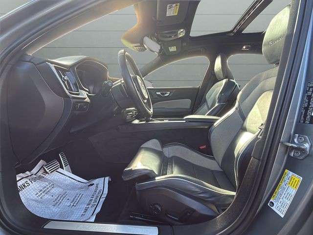 Volvo S60 Vehicle Full-screen Gallery Image 13