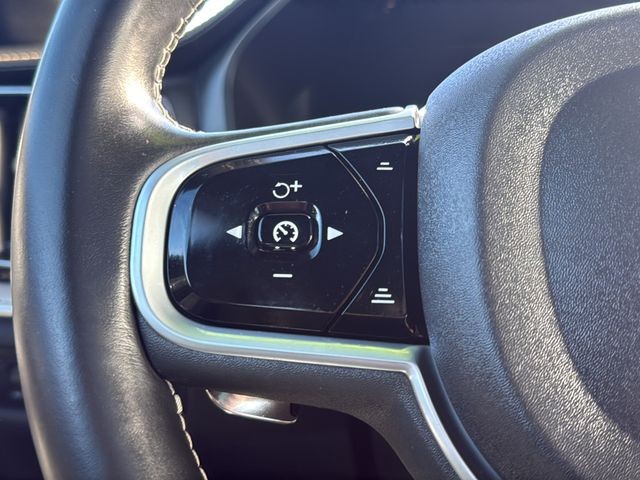 Volvo S60 Vehicle Full-screen Gallery Image 18