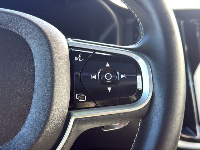 Volvo S60 Vehicle Full-screen Gallery Image 19