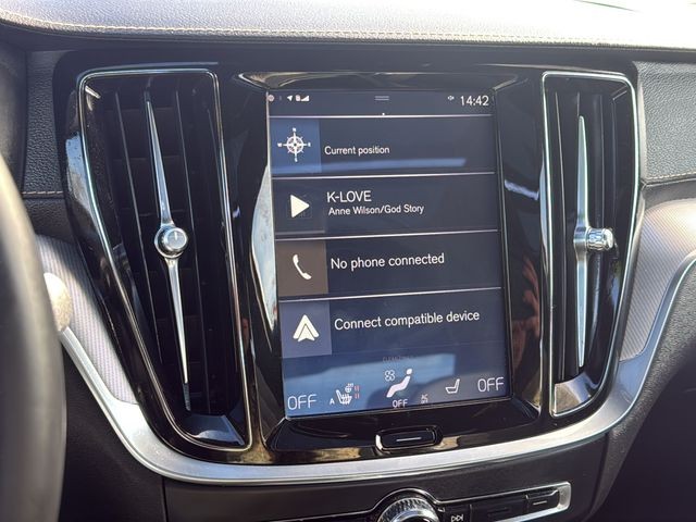 Volvo S60 Vehicle Full-screen Gallery Image 20