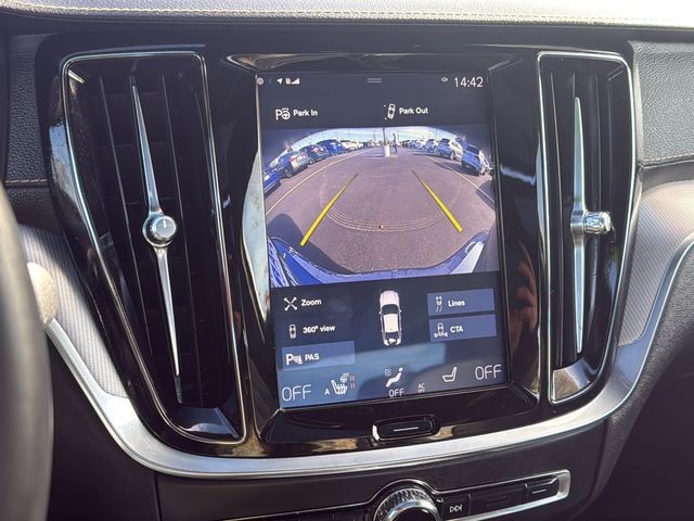 Volvo S60 Vehicle Full-screen Gallery Image 21