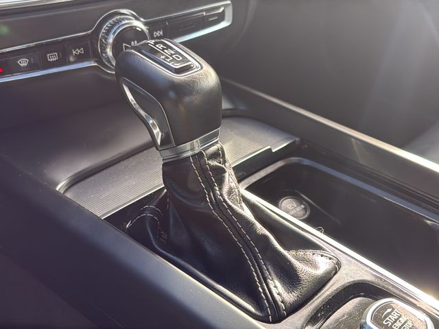 Volvo S60 Vehicle Full-screen Gallery Image 22