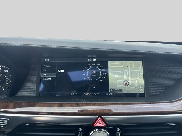 Genesis G90 Vehicle Full-screen Gallery Image 16