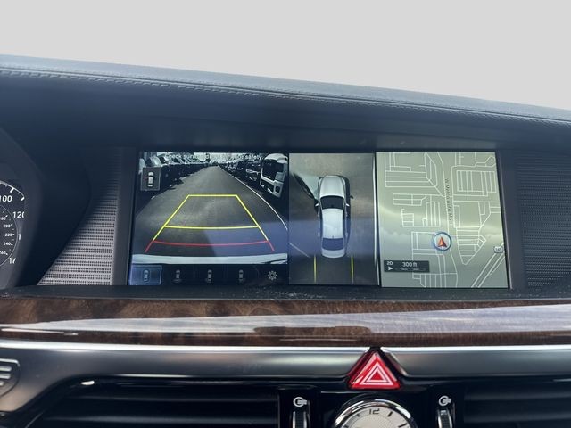 Genesis G90 Vehicle Full-screen Gallery Image 18