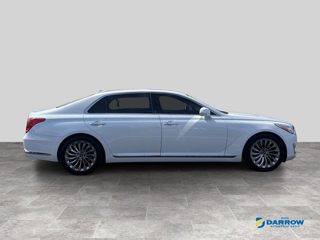 Genesis G90 Vehicle Full-screen Gallery Image 22