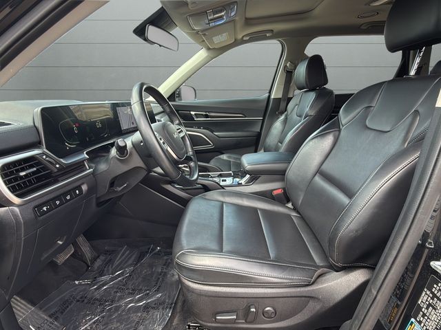 Kia Telluride Vehicle Full-screen Gallery Image 9