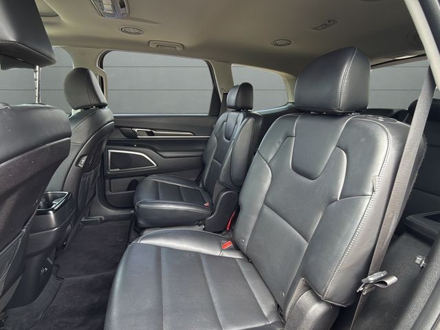 Kia Telluride Vehicle Full-screen Gallery Image 15