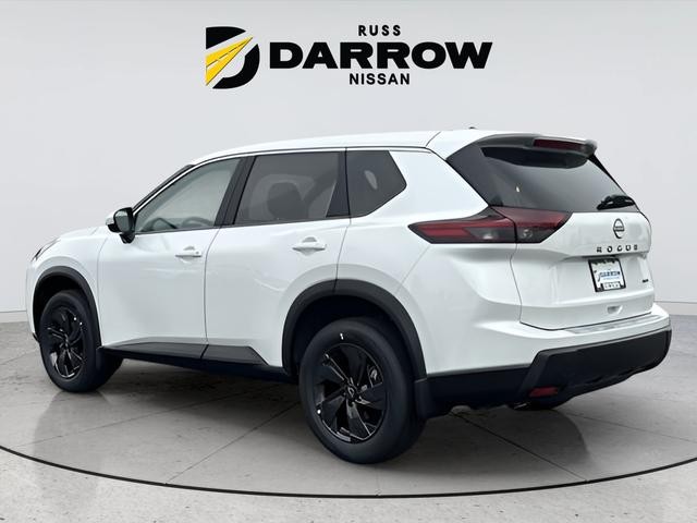 Nissan Rogue Vehicle Full-screen Gallery Image 3