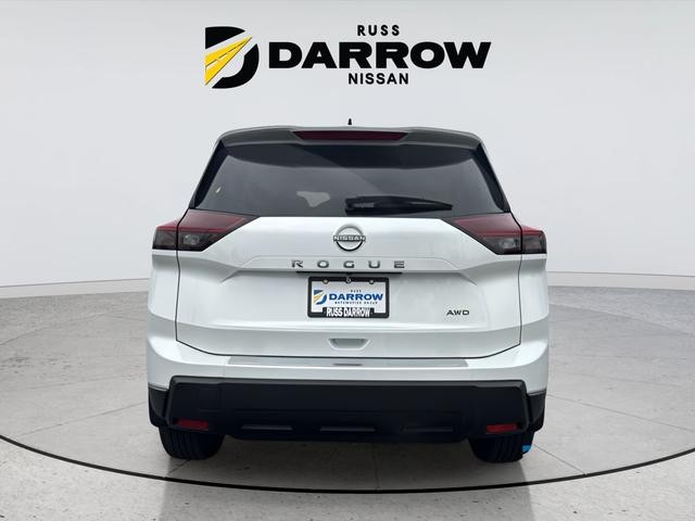 Nissan Rogue Vehicle Full-screen Gallery Image 4