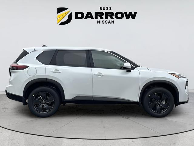 Nissan Rogue Vehicle Full-screen Gallery Image 7