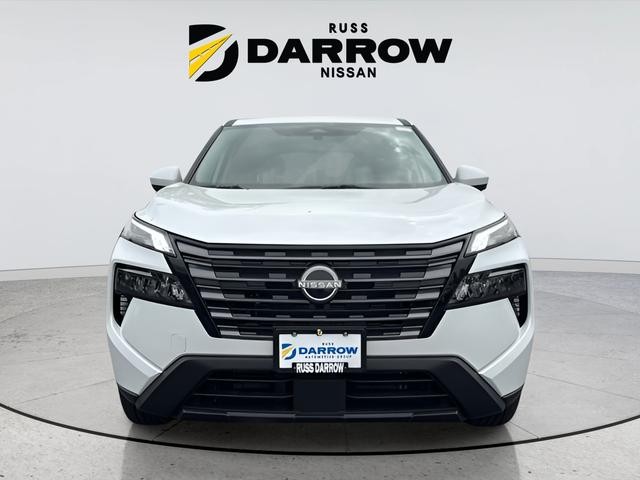 Nissan Rogue Vehicle Full-screen Gallery Image 9