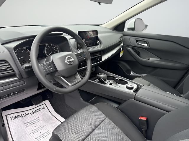 Nissan Rogue Vehicle Full-screen Gallery Image 10