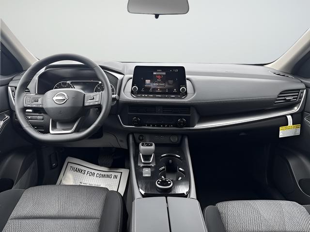 Nissan Rogue Vehicle Full-screen Gallery Image 12