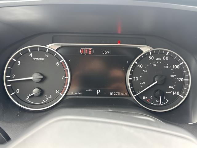 Nissan Rogue Vehicle Full-screen Gallery Image 13