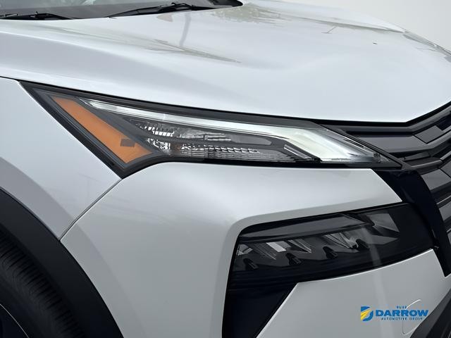 Nissan Rogue Vehicle Full-screen Gallery Image 26