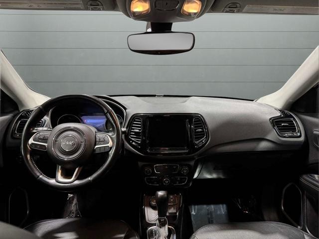 Jeep Compass Vehicle Full-screen Gallery Image 9