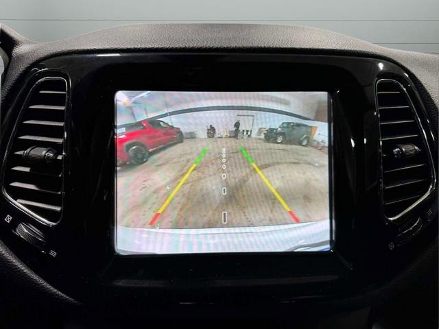 Jeep Compass Vehicle Full-screen Gallery Image 14