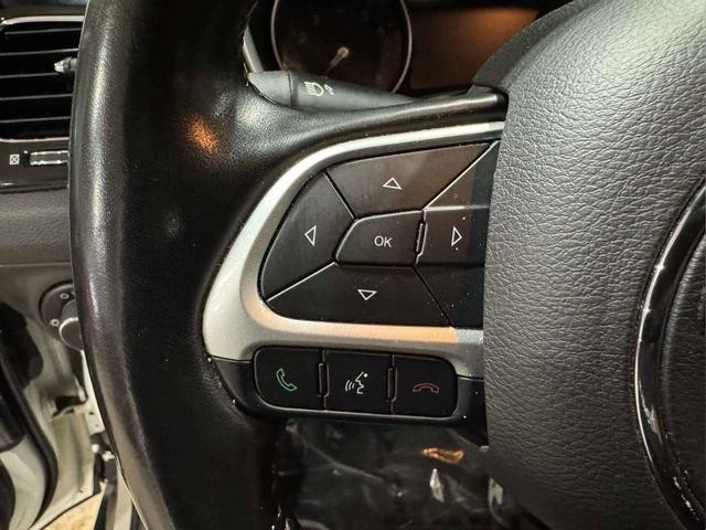 Jeep Compass Vehicle Full-screen Gallery Image 15